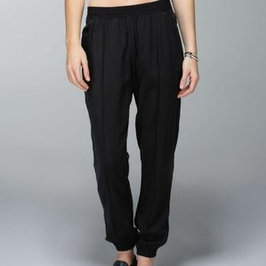 LULULEMON Mat to Street tencel joggers